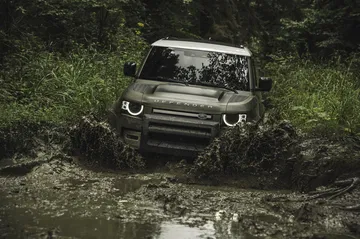 Land Rover Defender 2020 56