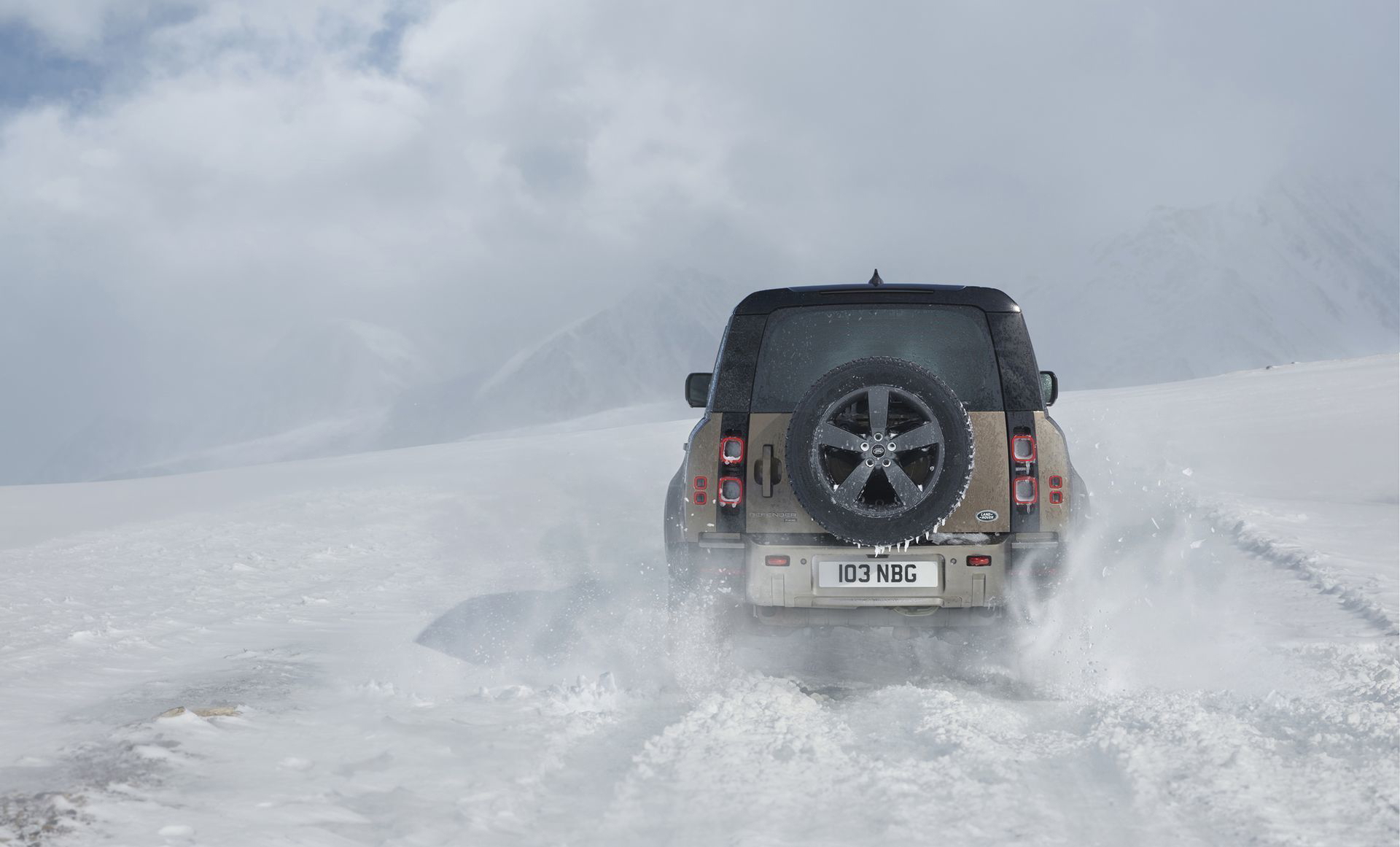 Land Rover Defender 2020 6