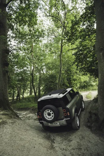 Land Rover Defender 2020 62