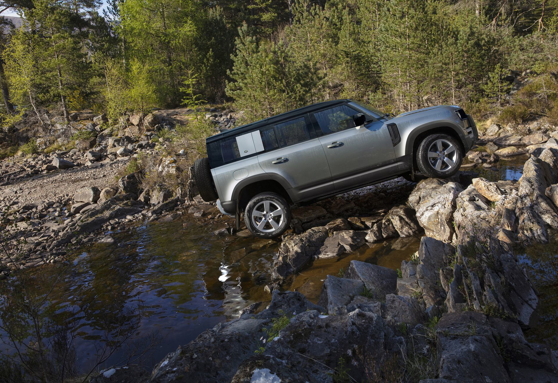 Land Rover Defender 2020 96