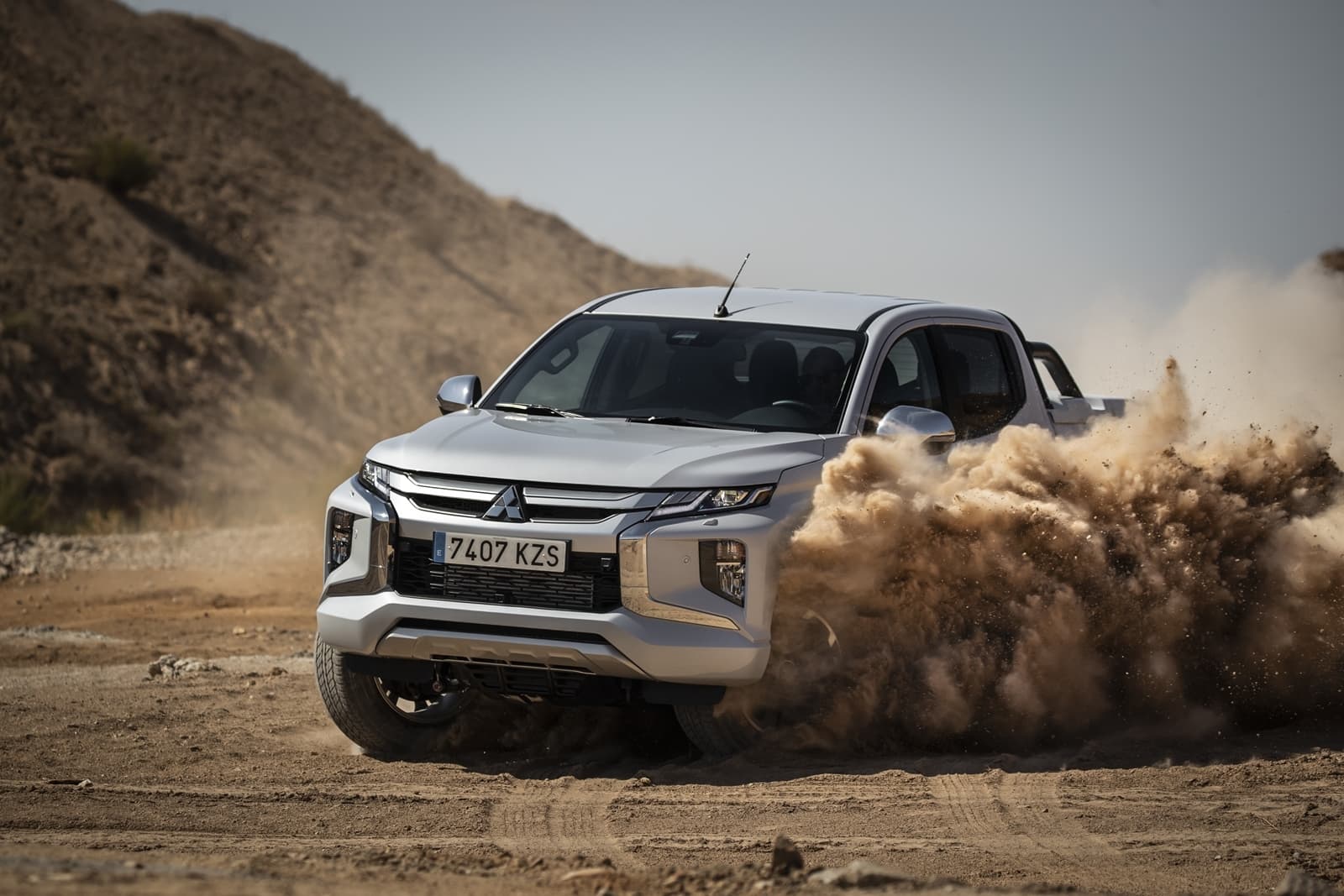 Mitsubishi L200 2020 0919 018