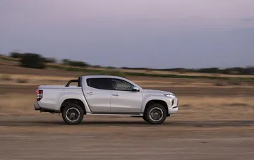 Mitsubishi L200 2020 0919 047