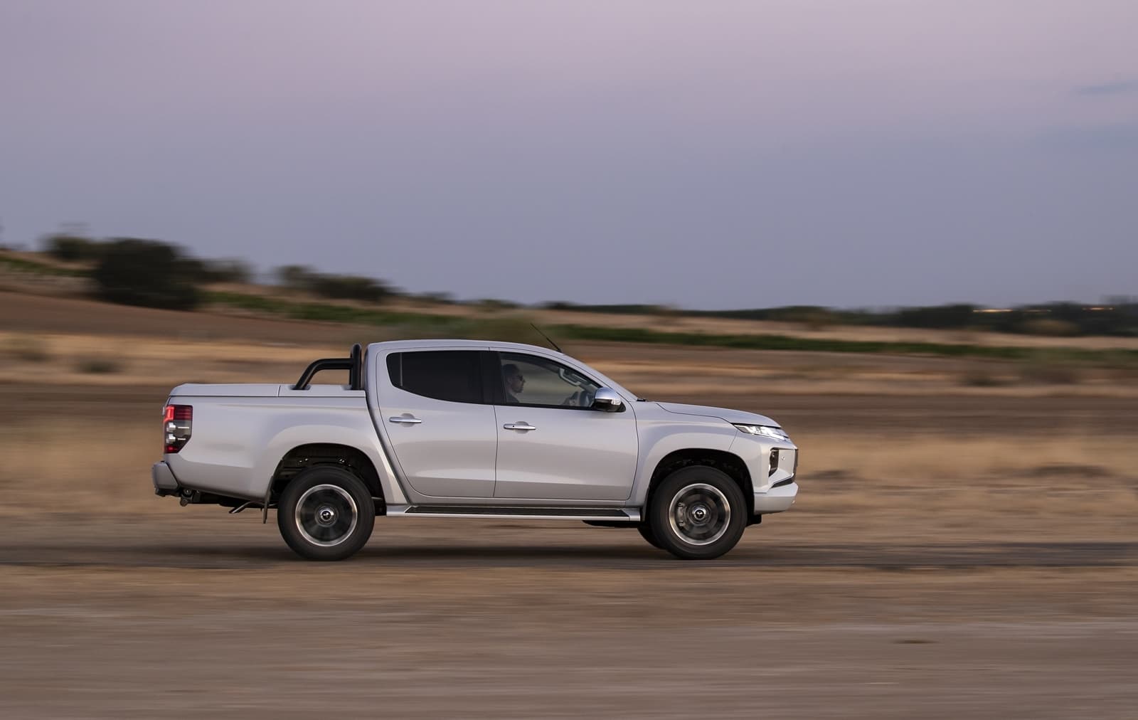 Mitsubishi L200 2020 0919 047