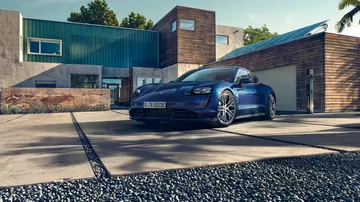Porsche Taycan Exterior 18