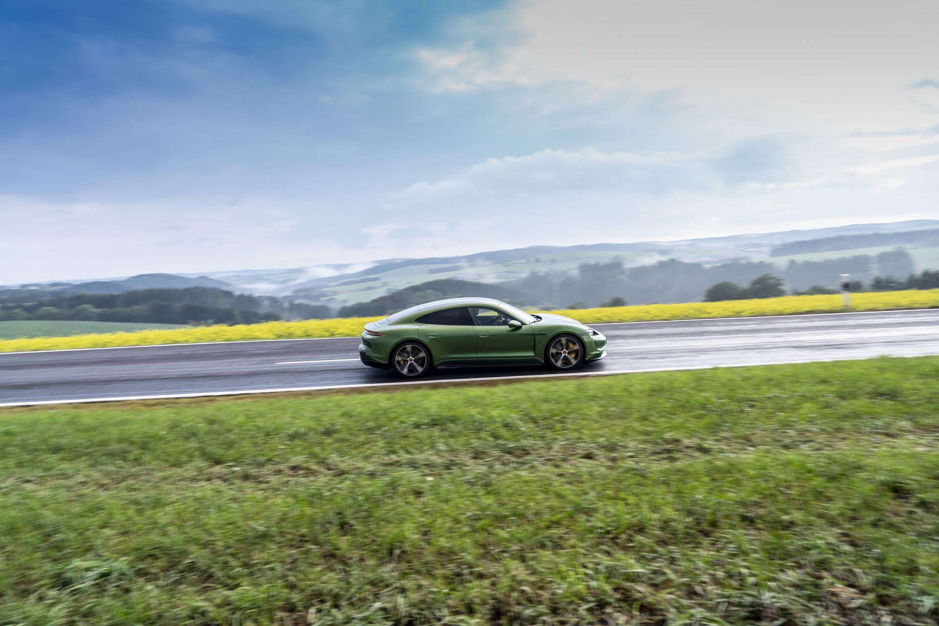 Prueba Porsche Taycan 105