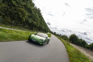 Prueba Porsche Taycan 130