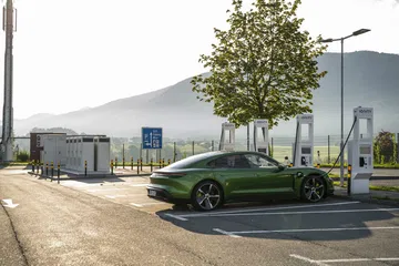 Prueba Porsche Taycan 175