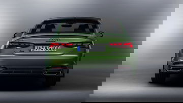 Vista trasera del Audi A5 Coupé destacando pilotos y diseño de la zaga.