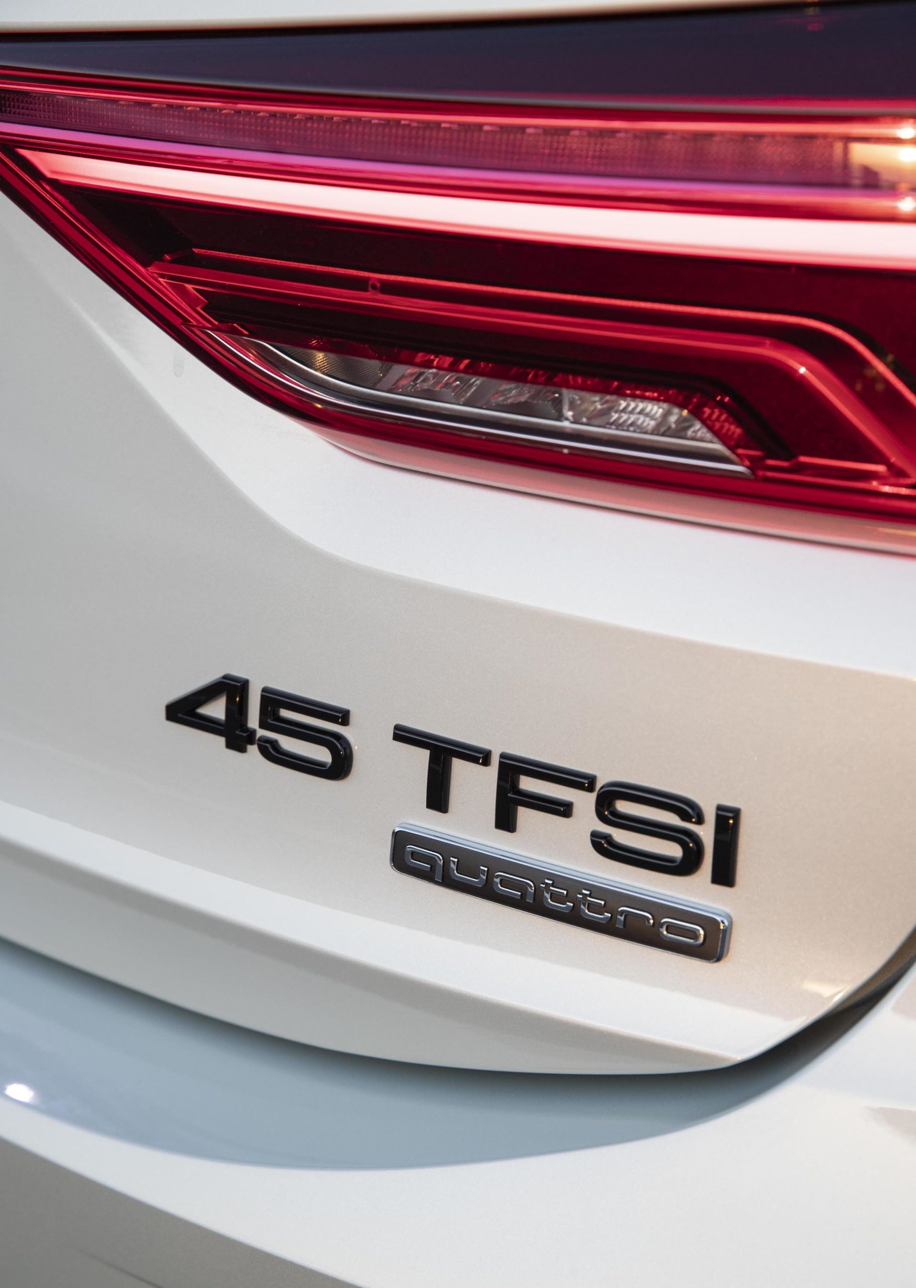 Detalle distintivo 45 TFSI en la parte trasera del Audi Q3 Sportback.