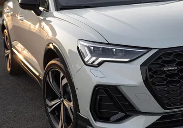 Vista detalle del innovador faro LED del Audi Q3 Sportback.