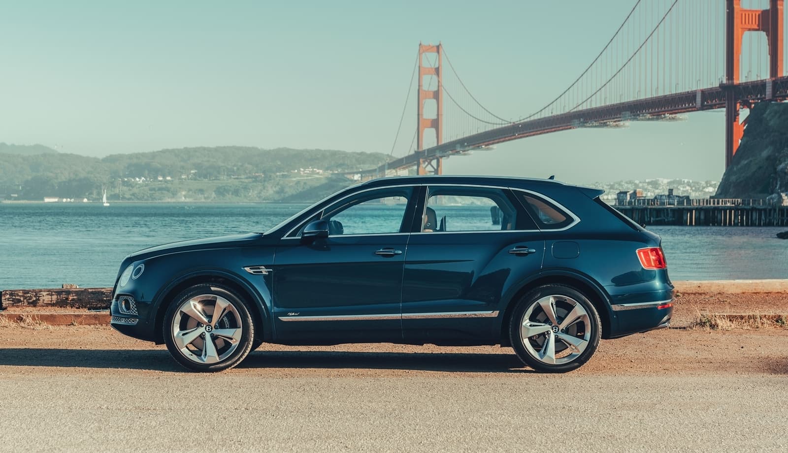 Bentley Bentayga Hybrid 1019 009