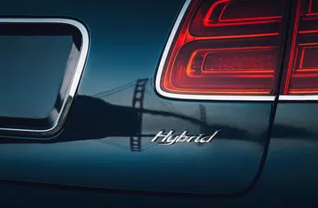 Bentley Bentayga Hybrid 1019 011