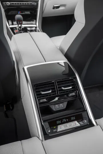 Bmw M8 Gran Coupe 14