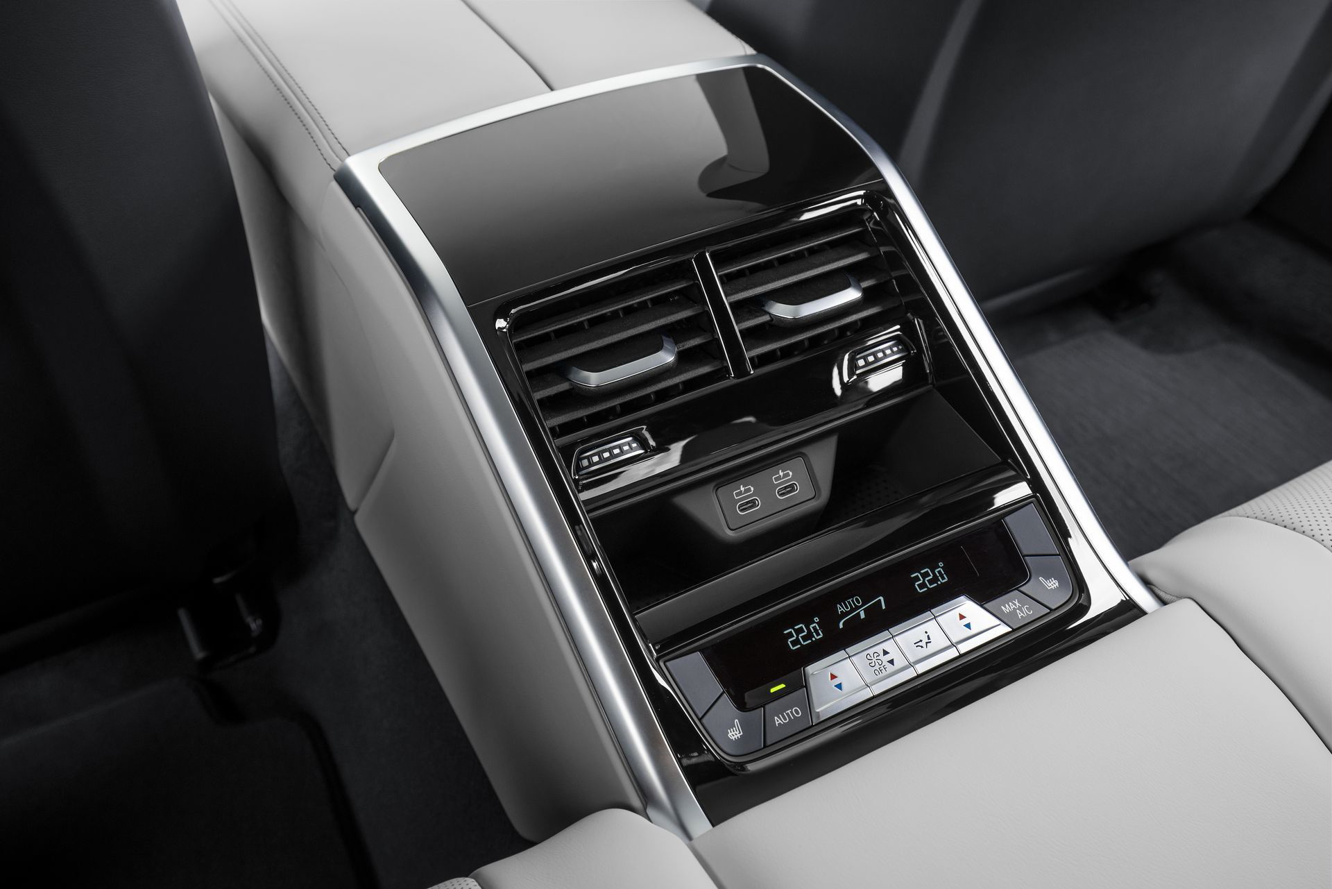 Bmw M8 Gran Coupe 15