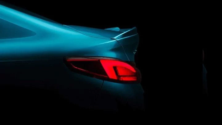 Bmw Serie 2 Gran Coupe Teaser 1019 001