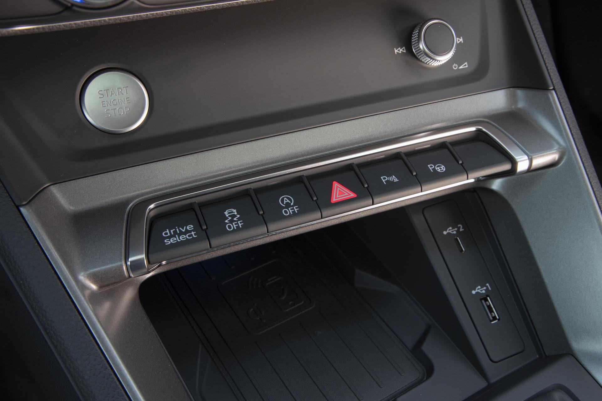 Vista de los controles de la consola central del Audi Q3 Sportback.