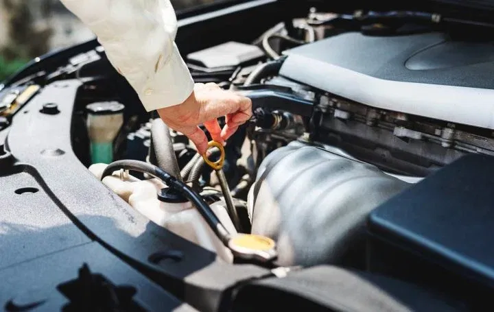 Décalaminage moteur diesel - Pasa la ITV con Mecarun, ahorro de carburante,  descarboniza la EGR y el Filtro de partículas, baja los gases  contaminantes, limpieza interna del motor, antidesgaste del motor