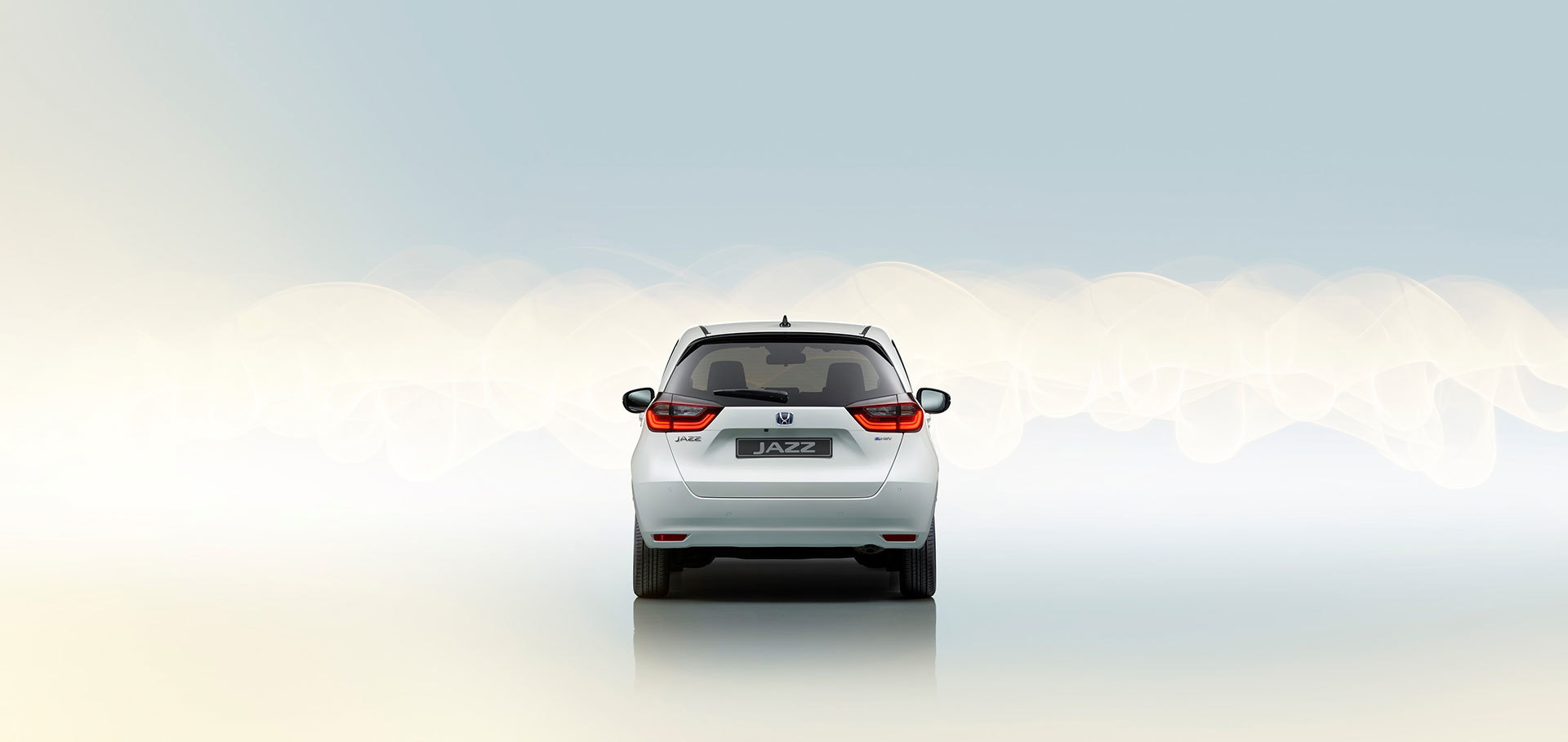 Vista posterior del Honda Jazz mostrando su diseño de faros y parachoques.