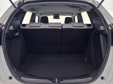 Vista del maletero del Honda Jazz, destacando su capacidad y versatilidad.