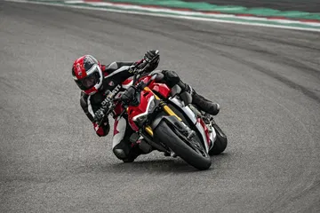 My20 Ducati Streetfighter V4 S Ambience 06 Uc101670 Mid