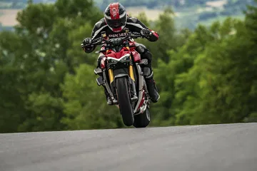 My20 Ducati Streetfighter V4 S Ambience 07 Uc101671 Mid