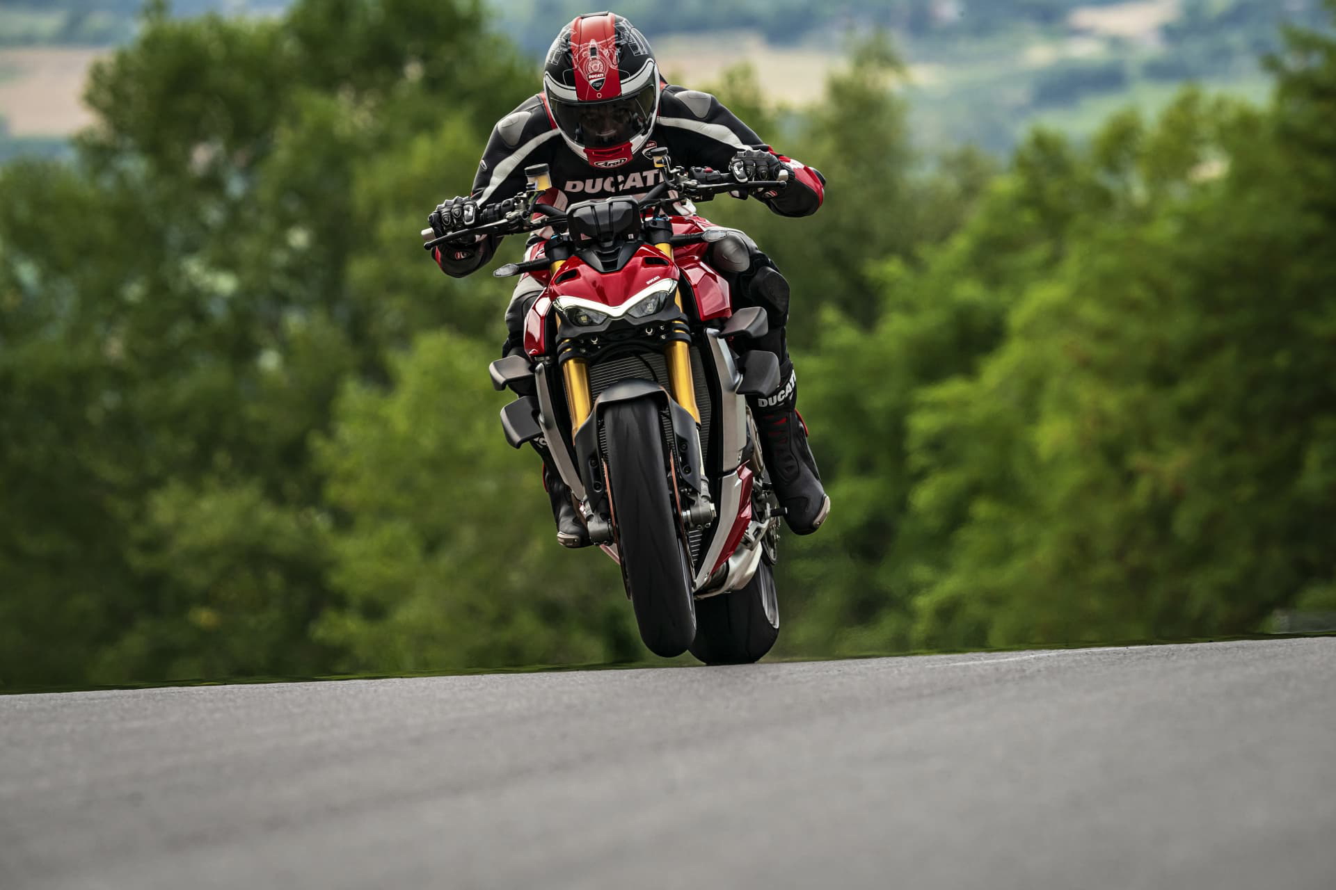 My20 Ducati Streetfighter V4 S Ambience 07 Uc101671 Mid