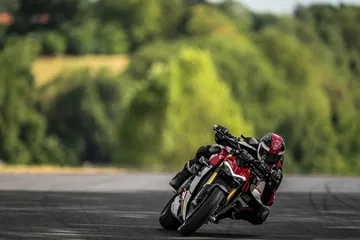 My20 Ducati Streetfighter V4 S Ambience 14 Uc101678 Mid