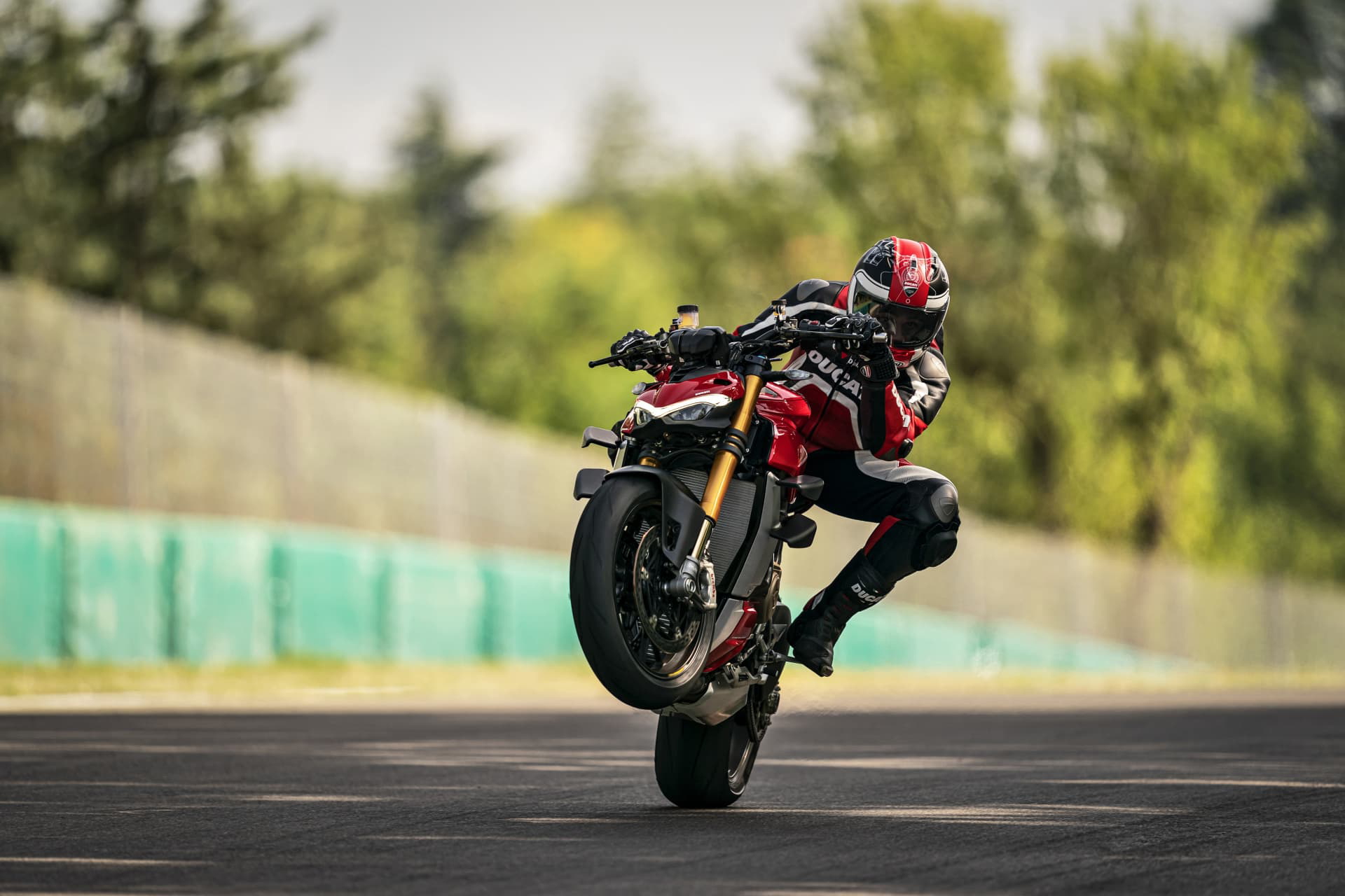 My20 Ducati Streetfighter V4 S Ambience 15 Uc101638 Mid