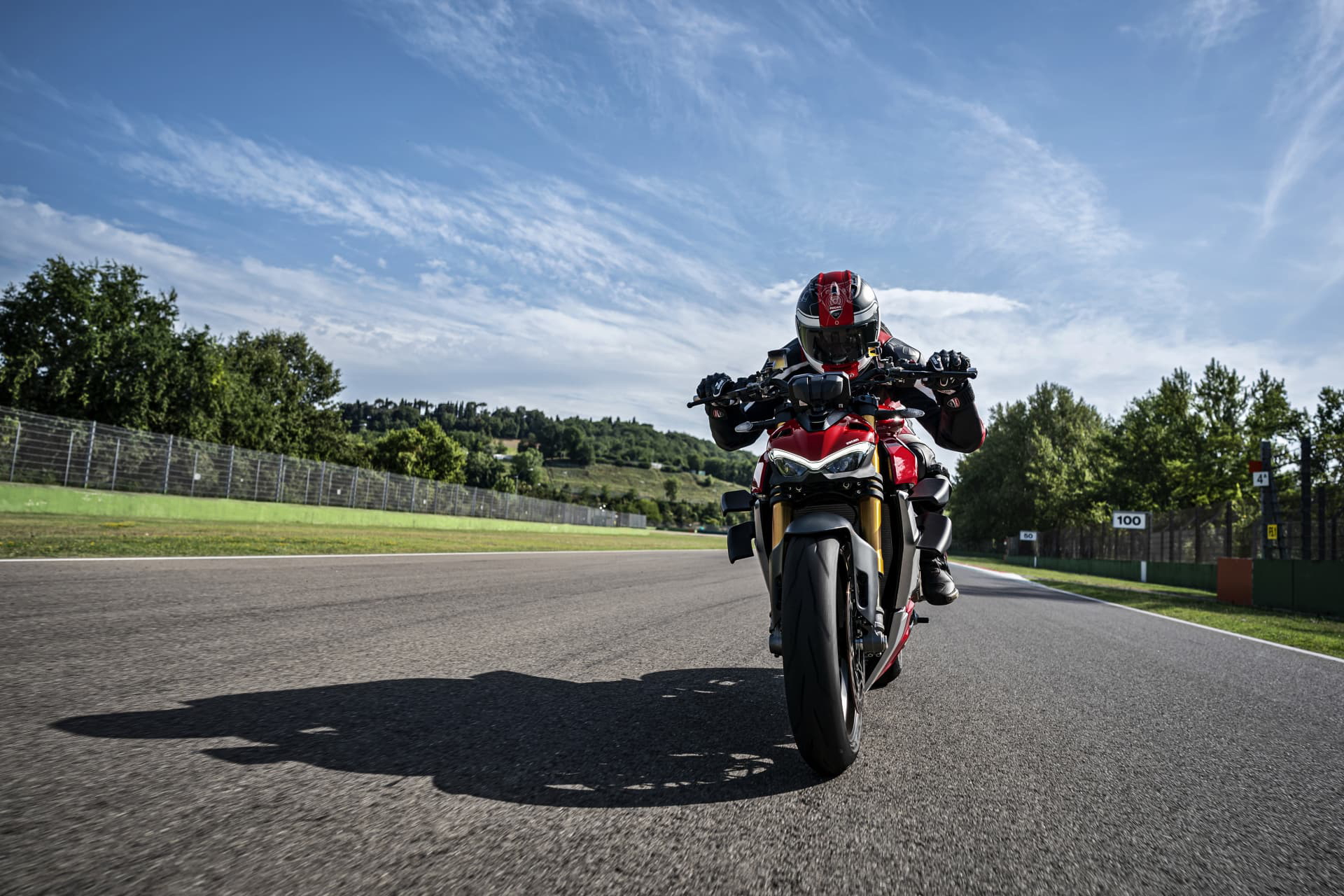 My20 Ducati Streetfighter V4 S Ambience 16 Uc101639 Mid