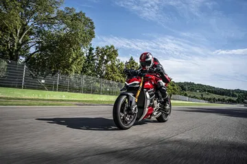 My20 Ducati Streetfighter V4 S Ambience 17 Uc101637 Mid