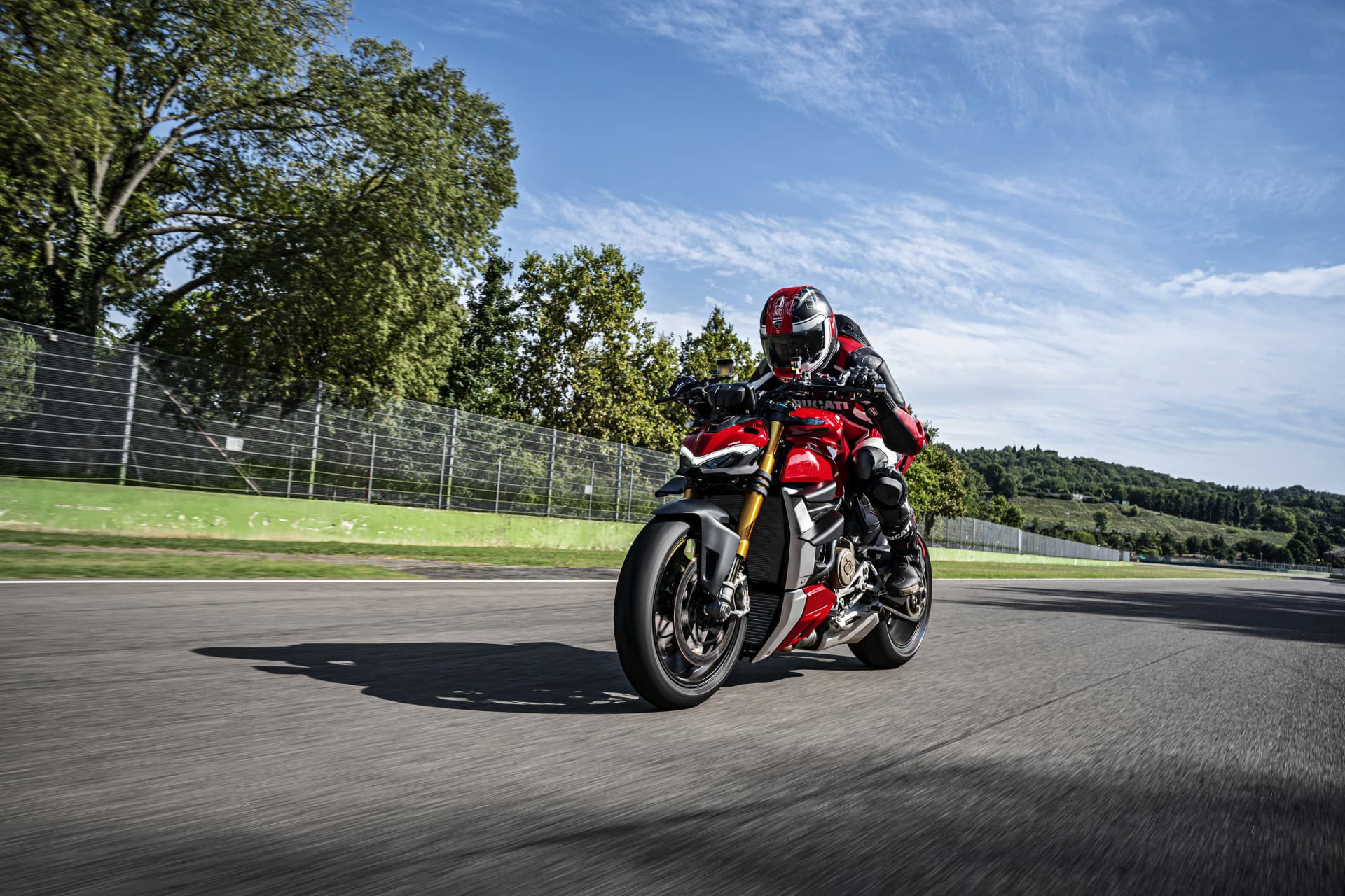 My20 Ducati Streetfighter V4 S Ambience 17 Uc101637 Mid