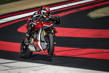 My20 Ducati Streetfighter V4 S Ambience 19 Uc101640 Mid