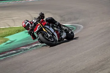My20 Ducati Streetfighter V4 S Ambience 22 Uc101643 Mid