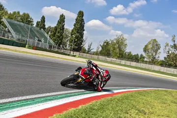 My20 Ducati Streetfighter V4 S Ambience 25 Uc101648 Mid