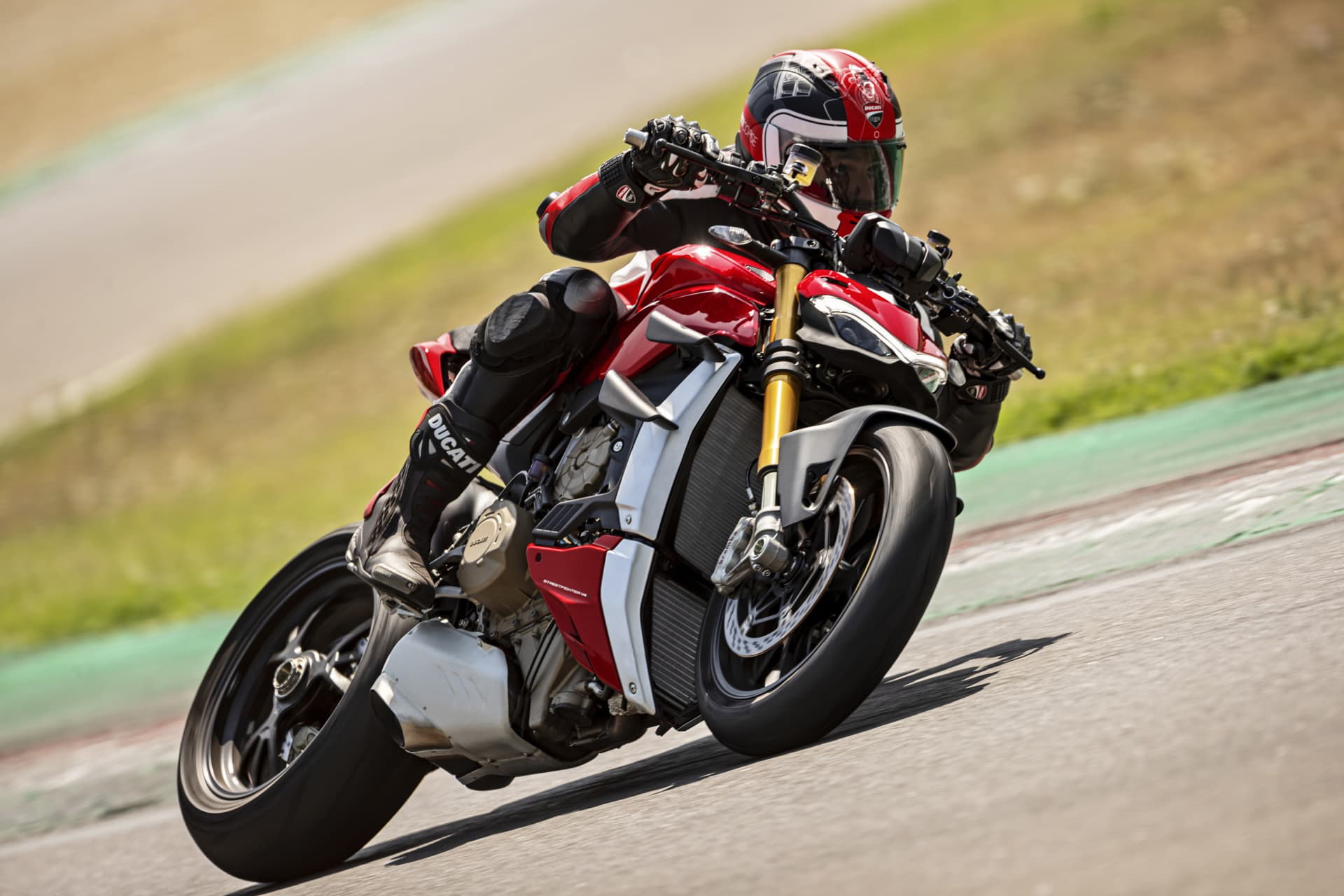 My20 Ducati Streetfighter V4 S Ambience 26 Uc101647 Mid