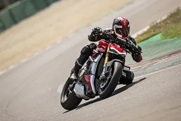 My20 Ducati Streetfighter V4 S Ambience 27 Uc101646 Mid