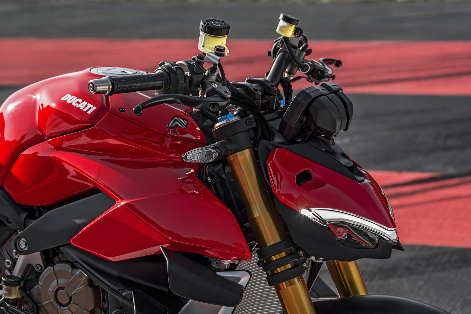 My20 Ducati Streetfighter V4 S Ambience 30 Uc101652 Mid