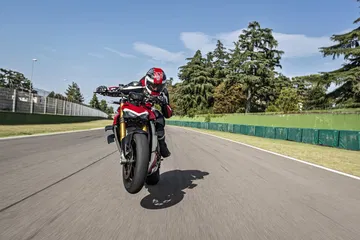 My20 Ducati Streetfighter V4 S Ambience 38 Uc101659 Mid