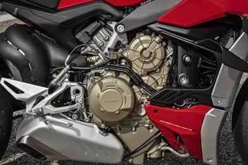 My20 Ducati Streetfighter V4 S Ambience 41 Uc101662 Mid