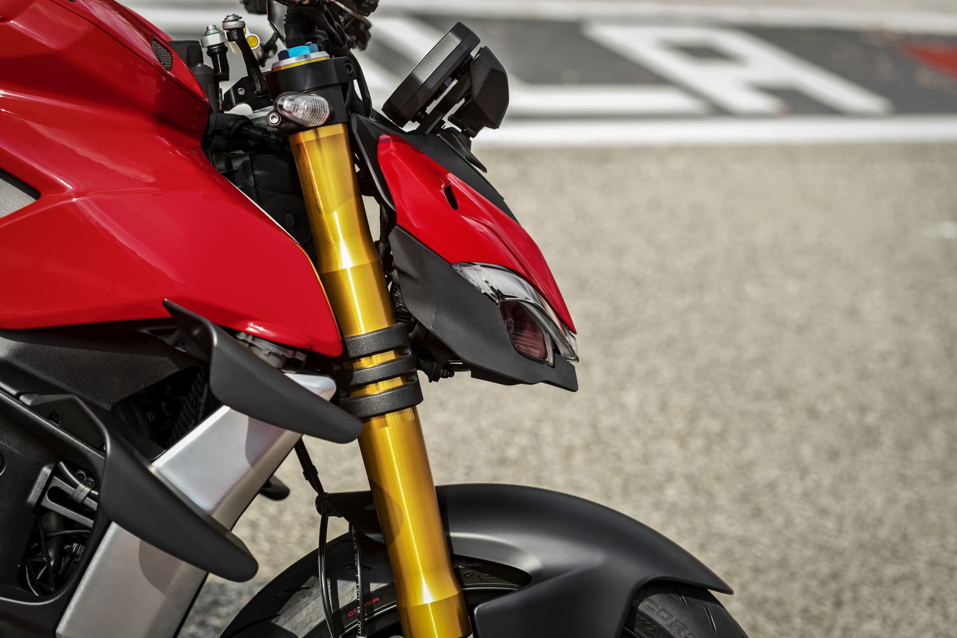 My20 Ducati Streetfighter V4 S Ambience 42 Uc101663 Mid