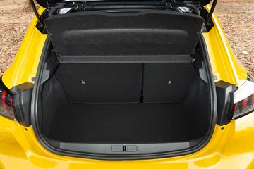 Peugeot 208 Gt Line 2019 Amarillo 104