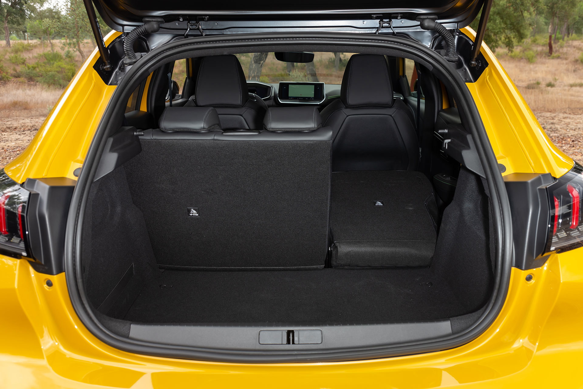 Peugeot 208 Gt Line 2019 Amarillo 107