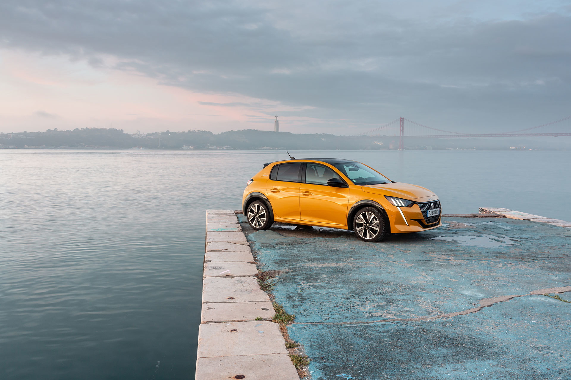 Peugeot 208 Gt Line 2019 Amarillo 113