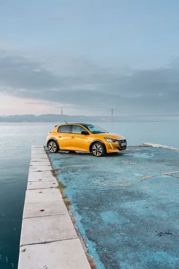 Peugeot 208 Gt Line 2019 Amarillo 114