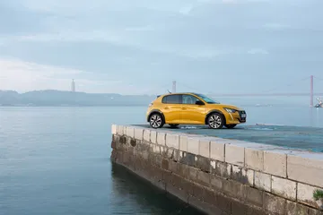 Peugeot 208 Gt Line 2019 Amarillo 115