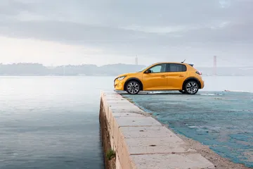Peugeot 208 Gt Line 2019 Amarillo 119