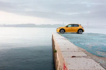 Peugeot 208 Gt Line 2019 Amarillo 120