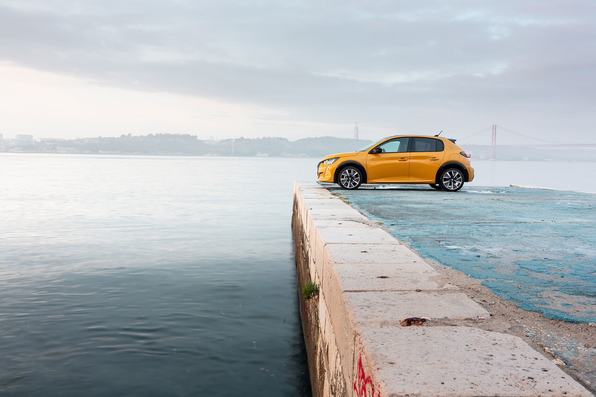 Peugeot 208 Gt Line 2019 Amarillo 120