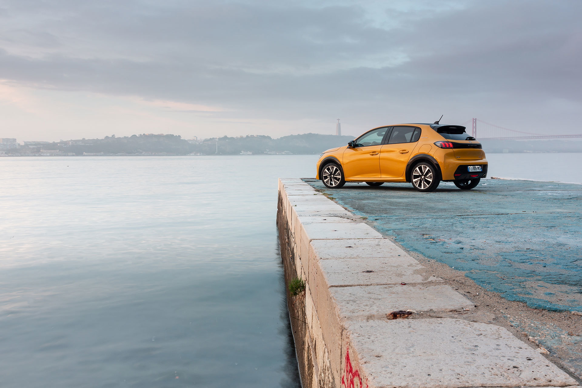 Peugeot 208 Gt Line 2019 Amarillo 121
