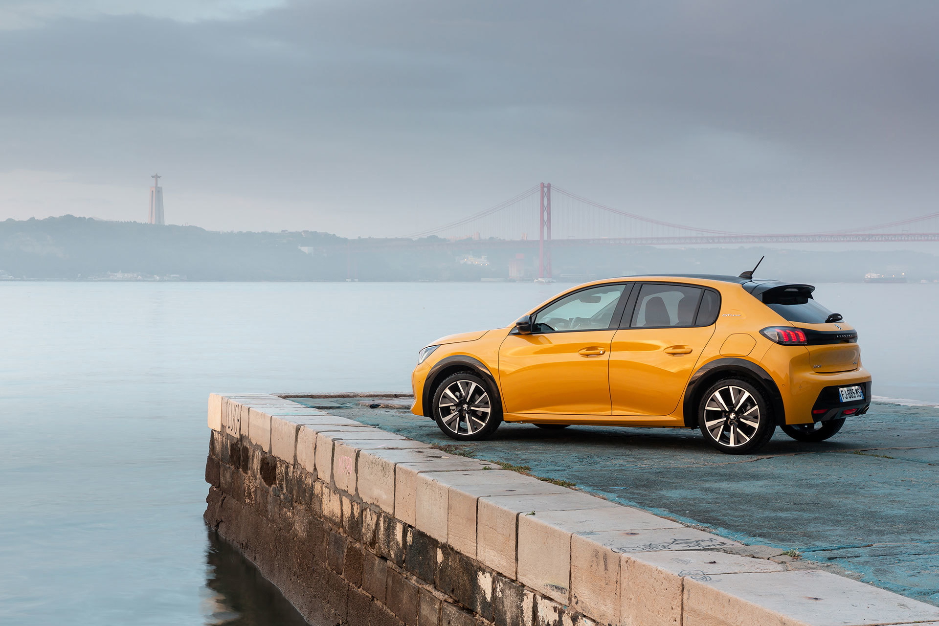 Peugeot 208 Gt Line 2019 Amarillo 122